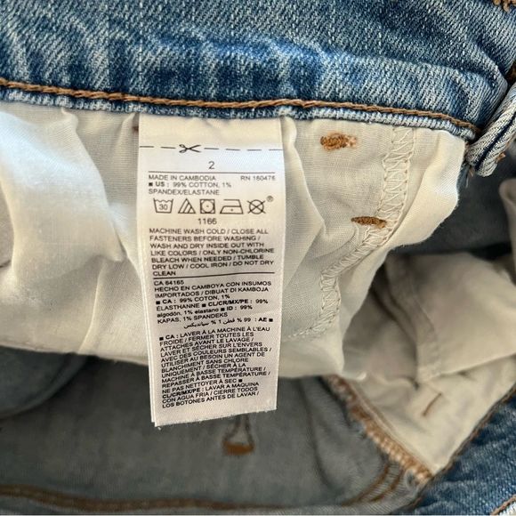 Old navy light wash distressed button fly jeans size 2 - Picture 8 of 8